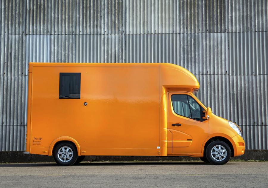  Renault Master York by Alexanders 2014 года  (фото 3 из 7)